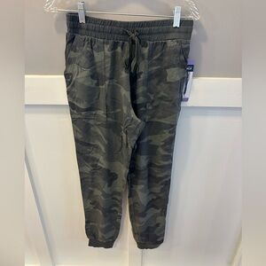 Women’s Camouflage Jogger Pants XS